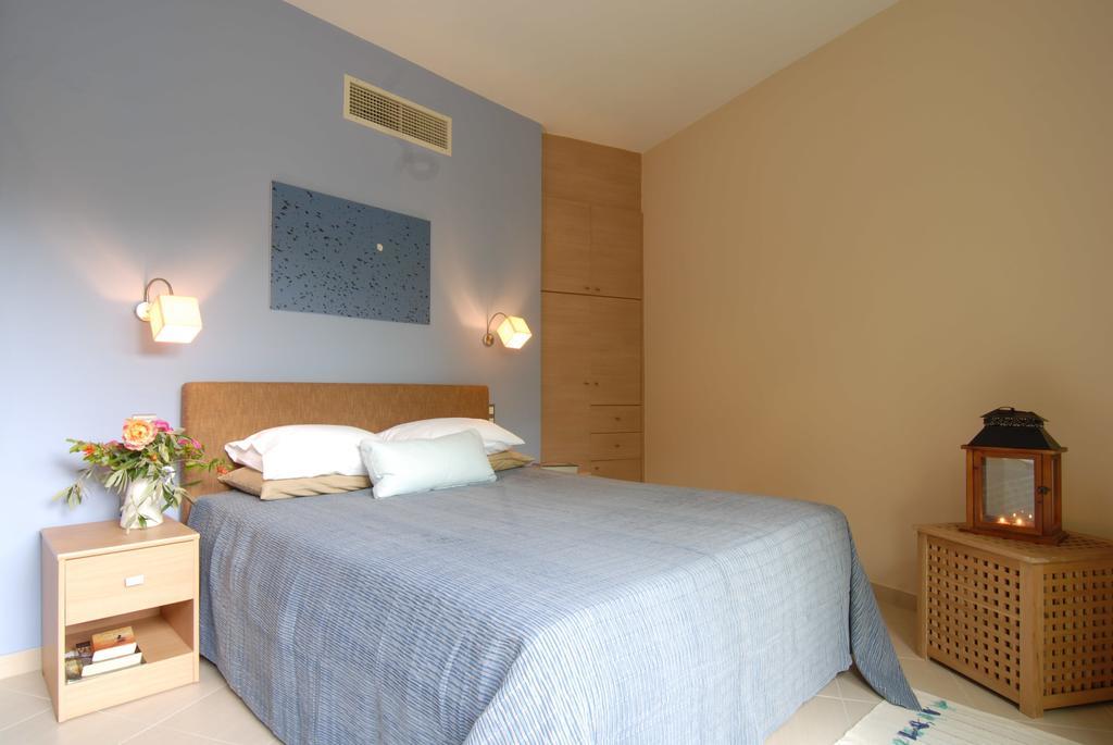 Mylos Apartments Gialova Cameră foto